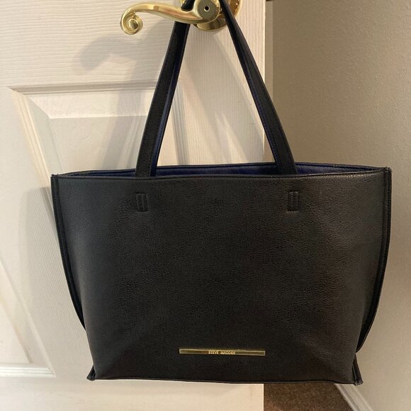 Beautiful Steve Madden Tote Bag - Picture 1 of 9